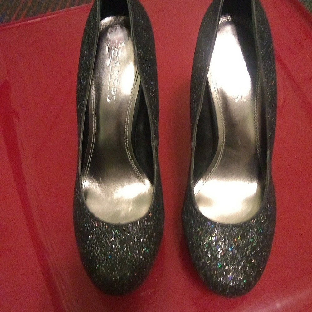 High heal glittery shoes, black